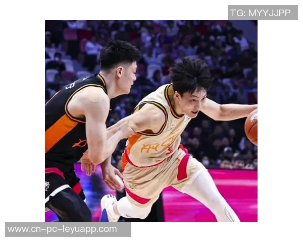 双核联手！胡明轩状态回暖徐杰抛投绝技再现赛场风采